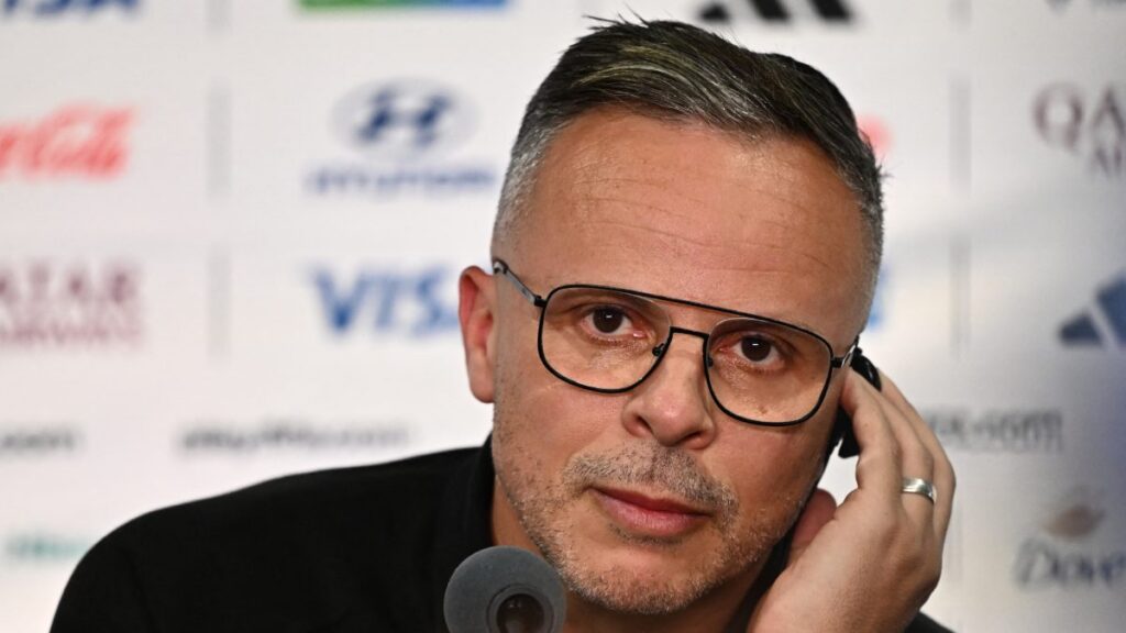 Técnico de Marruecos en conferencia de prensa