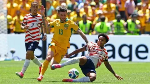 Estados Unidos vs Australia, en vivo: tarjeta amarilla para Alessandro Circati