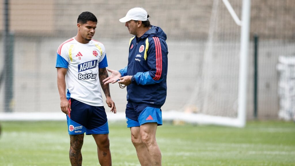 Néstor Lorenzo, DT de Colombia prepara el partido ante Congo