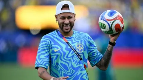 Neymar regresa a los entrenamientos con Brasil previo al duelo contra Haití