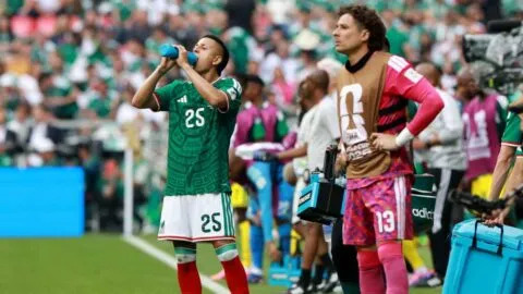 El dilema de Javier Aguirre contra Chequia: ¿repetir alineación o rotar para hacer un homenaje a Memo Ochoa?