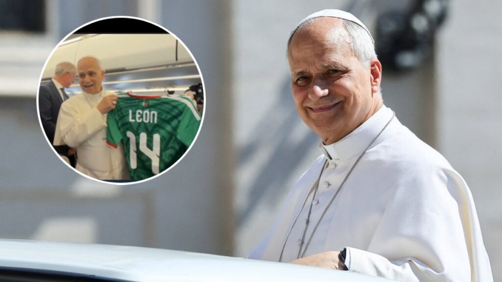 La selección mexicana está 'bendita' para el Mundial 2026; Papa León XIV recibe playera del Tri