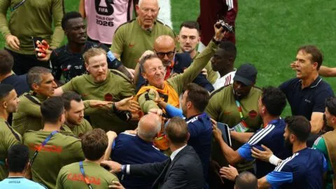 ¡Ardiente final! Canadá y Qatar terminan su juego entre tensión y empujones
