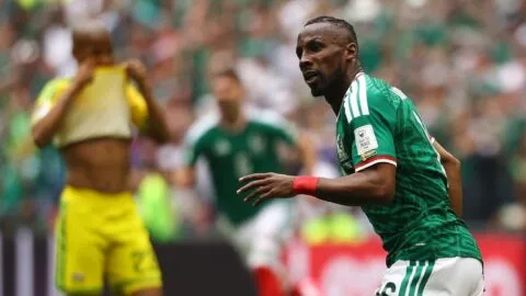 ¡Inédito! Julián Quiñones, primer colombiano de nacimiento que anota con selección extranjera en los Mundiales