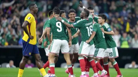Doblete de emociones: los goles de Quiñones y Jiménez ponen al Tri en octavos