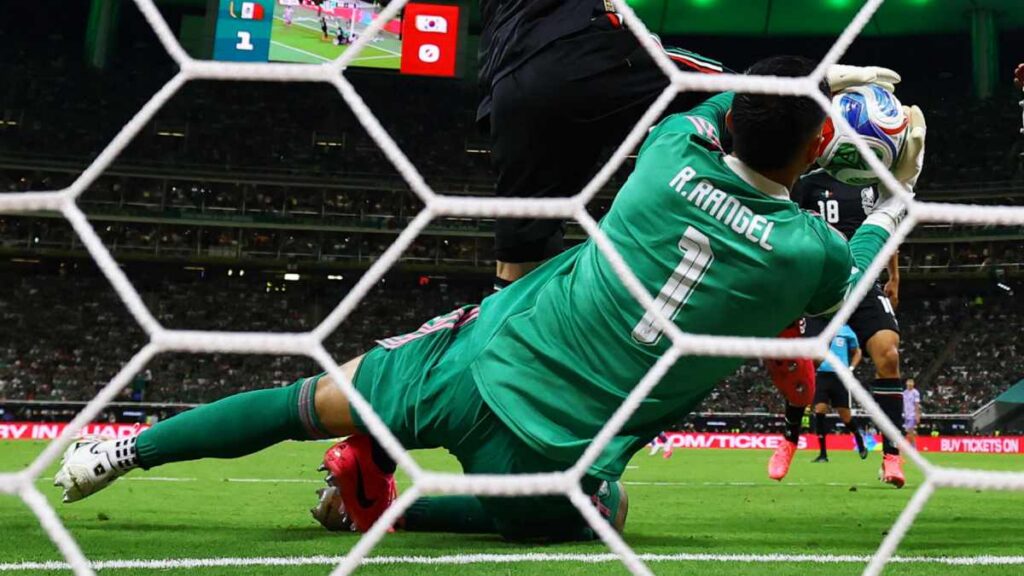 Raúl Rangel durante el México vs Corea del Sur del Mundial 2026