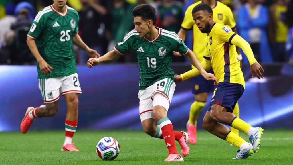 ¡Raúl Jiménez se pierde una clarísima para el Tri!