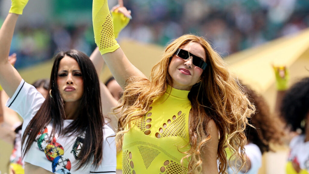 Shakira, durante la inauguración del Mundial. - Kai Pfaffenbach, Reuters.