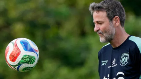 "Quien se relaja, queda afuera": ¿A qué jugador advirtió Christiansen?