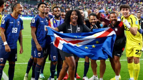 ¡Cabo Verde da el golpe del Mundial 2026! Empata contra Arabia, elimina a Uruguay y se clasifica