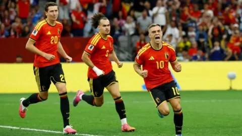Nueva Zelanda vs Bélgica, en vivo: Trossard tiene adelante a los Red devils al descanso