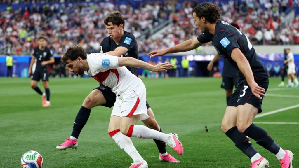 Incómodo el USMNT en este arranque de partido