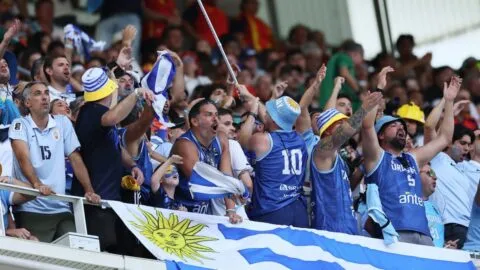 Afición uruguaya expresa su molestia tras el apoyo de México a España