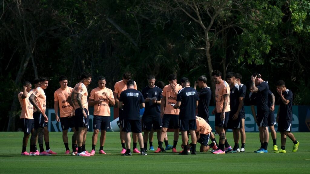 Uruguay retrasa su viaje a Miami previo al estreno ante Arabia Saudita