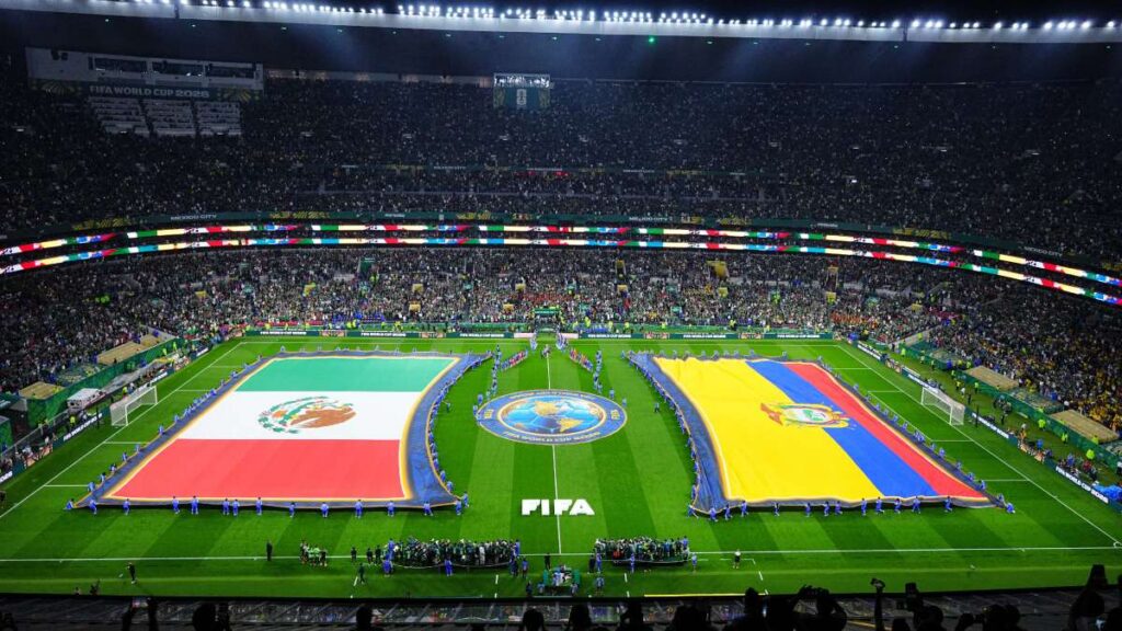 “No están solos”: El estadio Azteca se une a coro, en apoyo a las víctimas en Venezuela