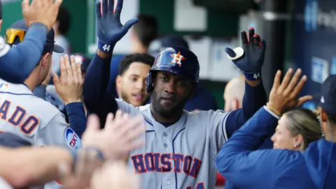 Yordan Álvarez tiene un junio histórico y lidera el promedio al bate de la MLB en 2026