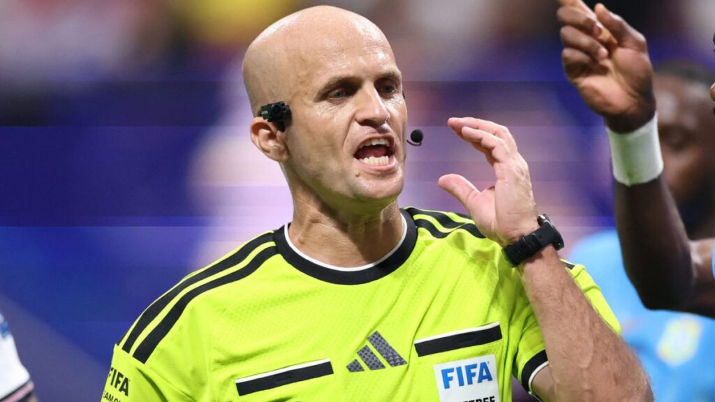 Adham Mohammad, el árbitro del Estados Unidos vs Bélgica