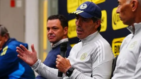 América presenta a Almada como DT y prometen cuatro refuerzos, incluyendo dos mundialistas