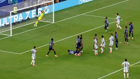 Argentina vs Cabo Verde, en vivo: Milagro en la portería de Cabo Verde con barrida salvadora