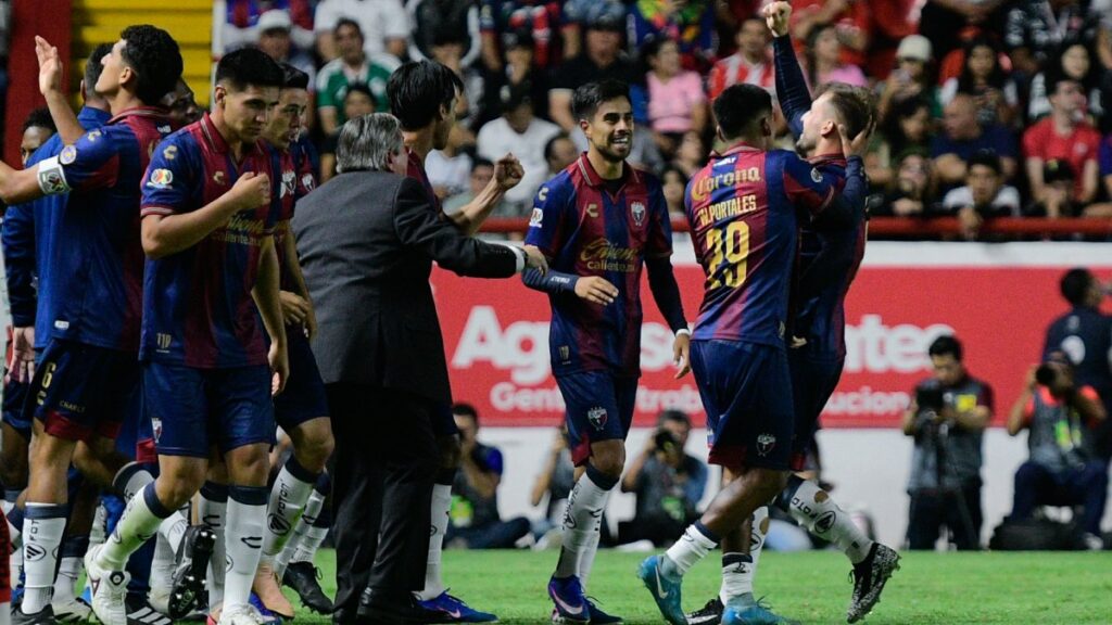 Atlante vuelve a la Liga MX y rompe una sequía de 12 años con gol de Pizzuto