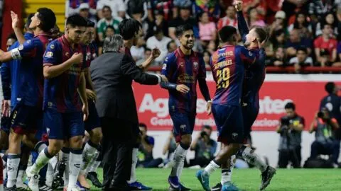 Atlante vuelve a la Liga MX y rompe una sequía de 12 años con gol de Pizzuto