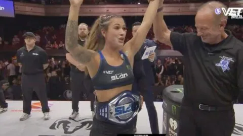 Ellie Dempster hace historia y se convierte en la primera campeona del peso mosca femenil de Power Slap
