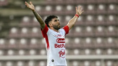 Santa Fe golea a Caracas y enfrentará a River en los octavos de la Sudamericana