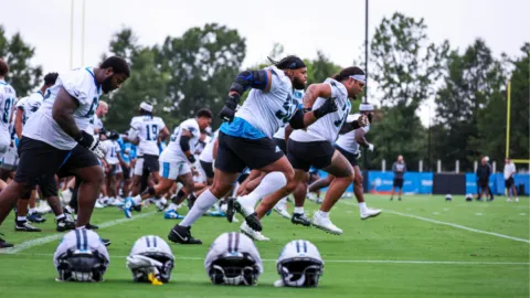 Panthers y Saints arrancan sus campamentos de entrenamiento con el pie izquierdo por culpa de las lesiones