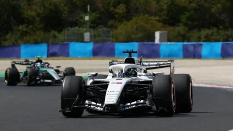 ¡Viernes de ensueño para Ferrari! Hamilton y Leclerc hacen el 1-2 en la FP2 de Hungría; Checo Pérez termina 20°