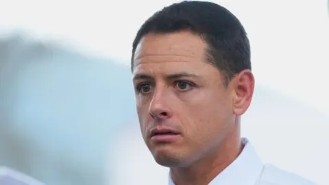 Chicharito aclara sus críticas a Chivas: "Son contra los que administran el club"