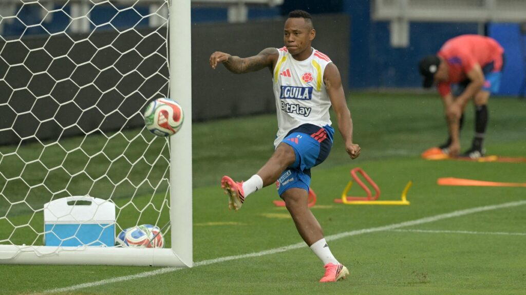 Jáminton Campaz, Yerry Mina y Luis Javier Suárez atendieron a la prensa previo al partido ante Suiza