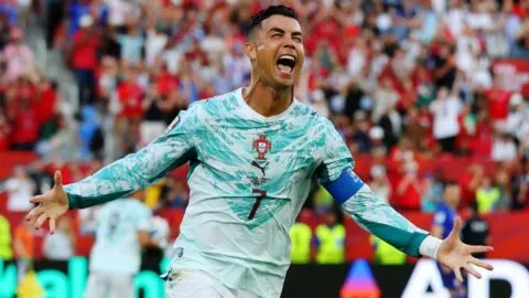 Cristiano Ronaldo rompe su sequía después de minutos de locura: ¡Primer gol en fases finales de Mundiales!
