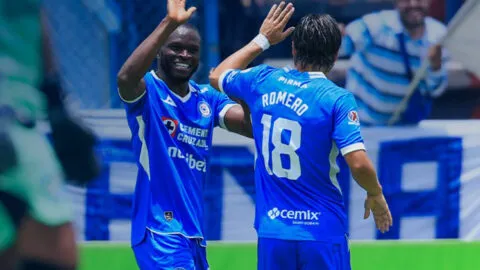 Cruz Azul no tiene piedad y aplasta a Comunicaciones en Ciudad Cooperativa