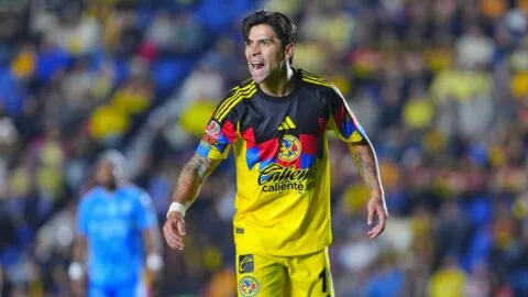 América suma otro revés: Colo Colo descarta fichar a Víctor Dávila