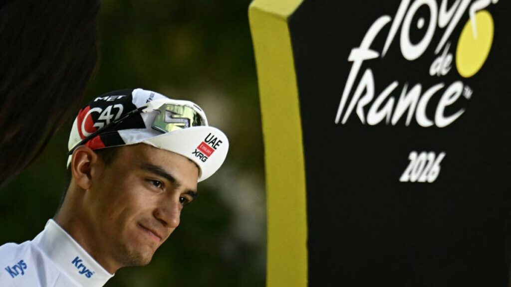 De su primera victoria al podio de París: la historia de Isaac del Toro en el Tour.