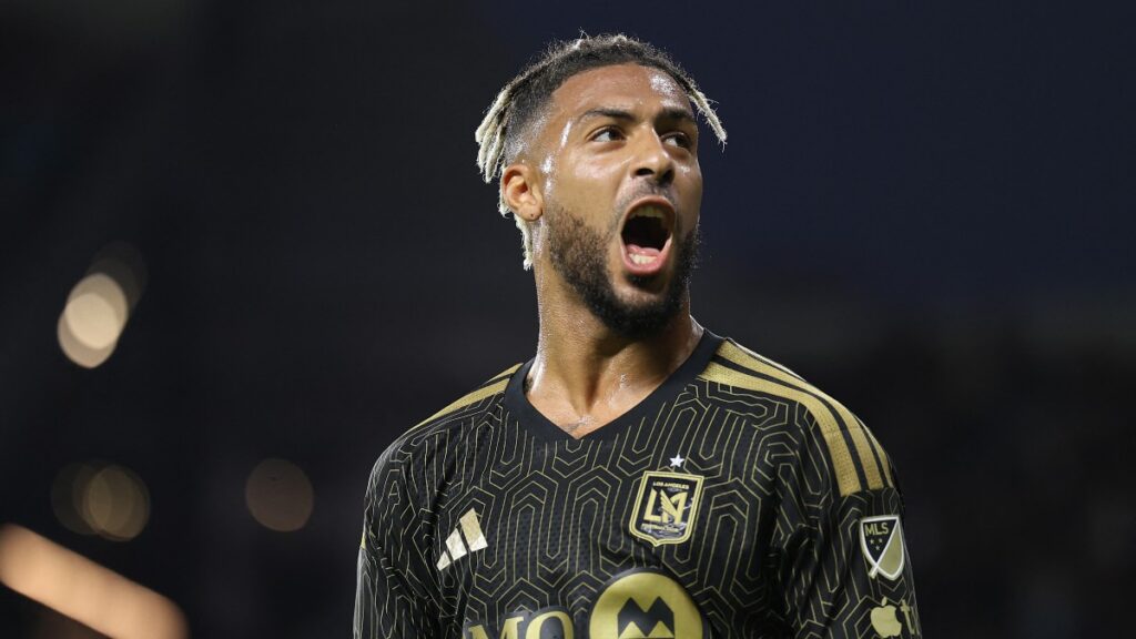 Dennis Bouanga delantero LAFC