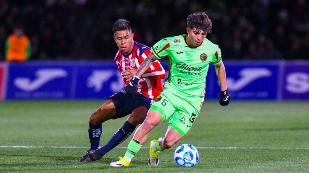 Denzell García advierte a Chivas: FC Juárez va por los tres puntos.