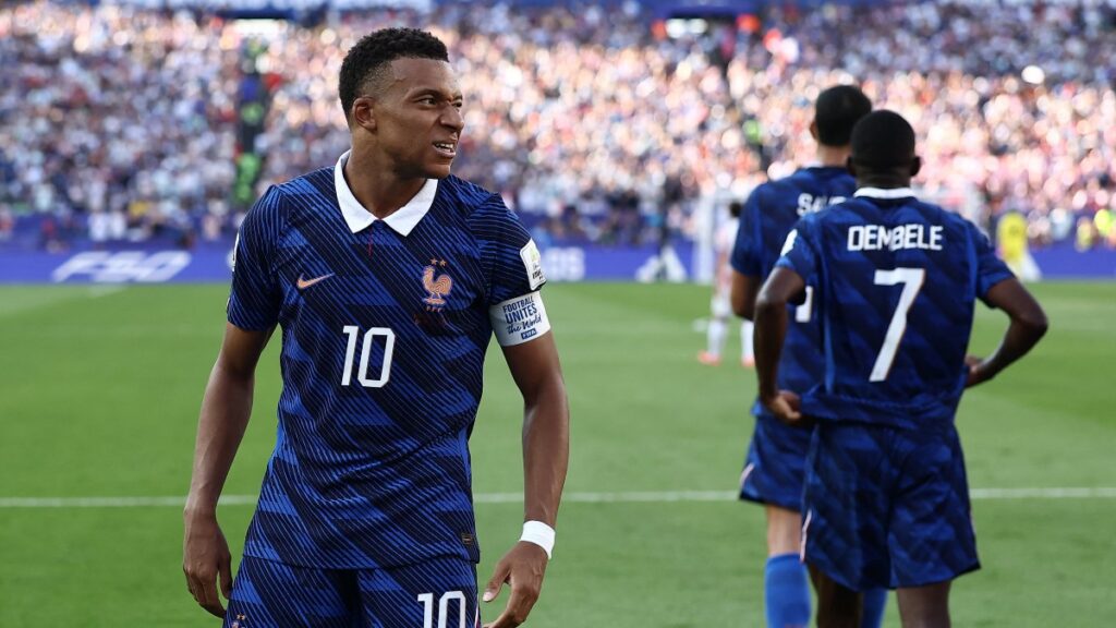 Kylian Mbappé celebrando con Francia