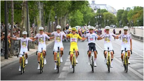 ¡La amistad se roba el Tour de Francia! Isaac del Toro y Tadej Pogacar dejan una postal para el recuerdo