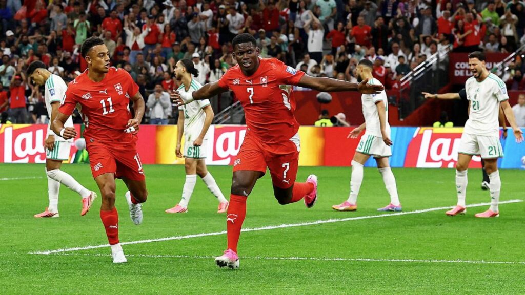 Embolo y Ndoye guían el triunfo: Suiza avanza con paso firme en el Mundial.