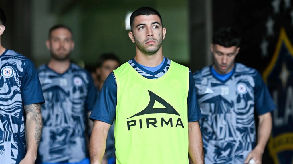 Erik Lira reconoce acercamientos para jugar en Europa