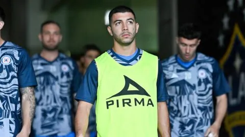 Erik Lira reconoce acercamientos para jugar en Europa
