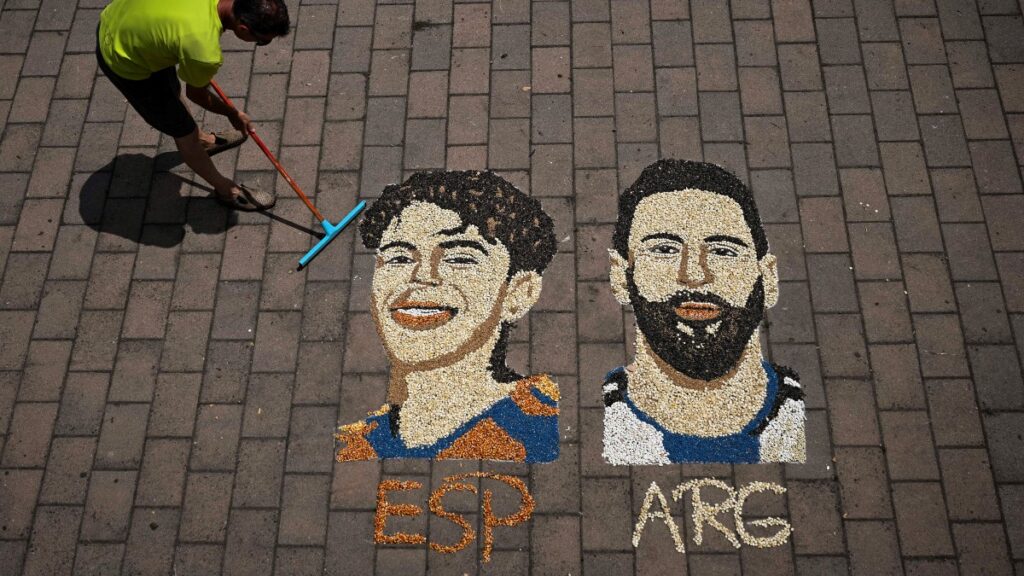 Lamine Yamal y Messi