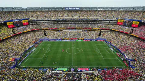 Tom Cruise, Robbie Williams y Laura Pausini encabezan la ceremonia de clausura del Mundial 2026