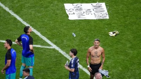 FIFA abre expediente contra Argentina y la AFA por la bandera de Malvinas e incidentes en la final