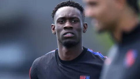 La regla que permite jugar a Balogun y que la FIFA ya aplicó con Cristiano Ronaldo