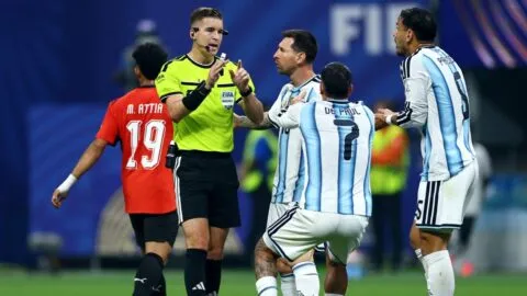 Roberto García Orozco defiende el arbitraje de Letexier en el Argentina vs Egipto: “Decide correctamente”