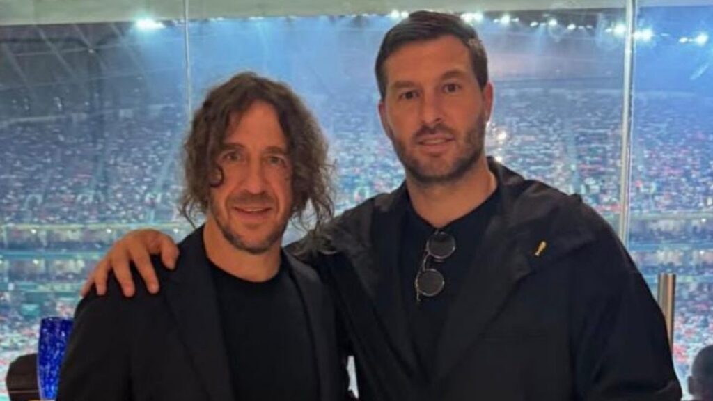 Gignac junto a Puyol en el Mundial 2026