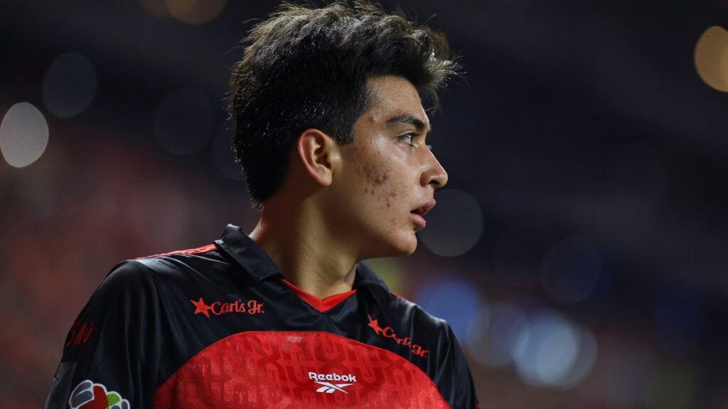 Gil Mora celebró con su padre