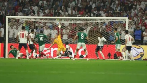 México vs Inglaterra, en vivo Mundial 2026: ¡Increíble falla de César Montes y nos vamos al descanso!